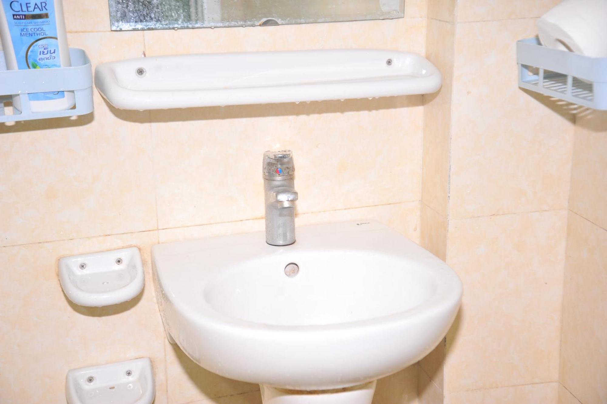 Khách sạn hẻo lánh Nha Tro Me Tri Ha Noi *